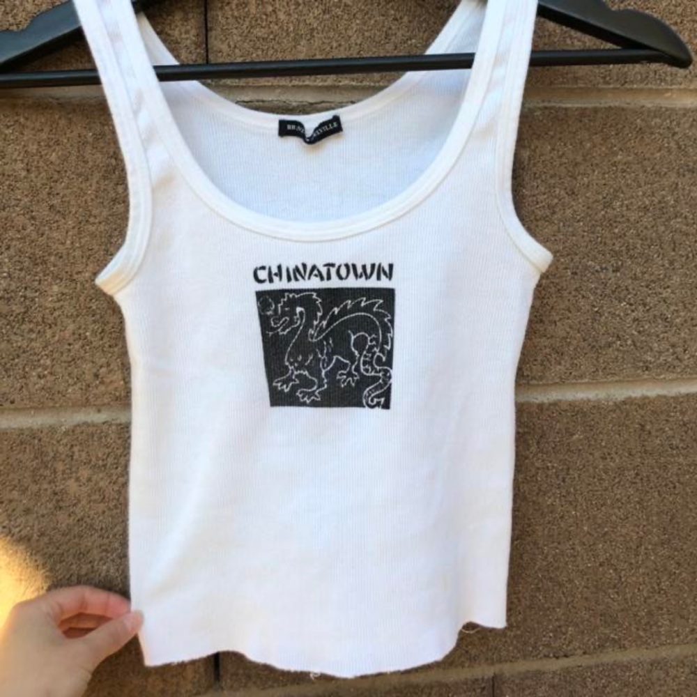 Adorable trendy china town cropped - super fitted and flattering